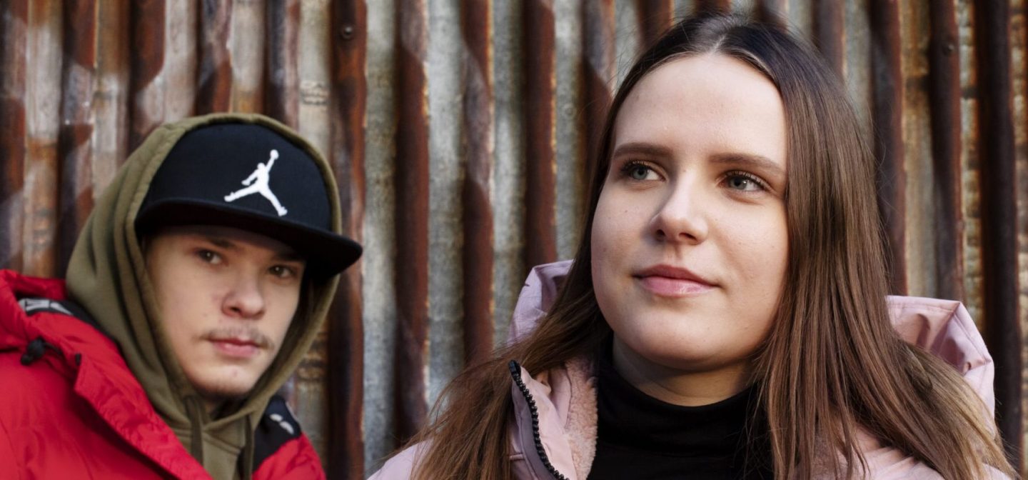 Kaksi SOS-Kehittäjänuorta