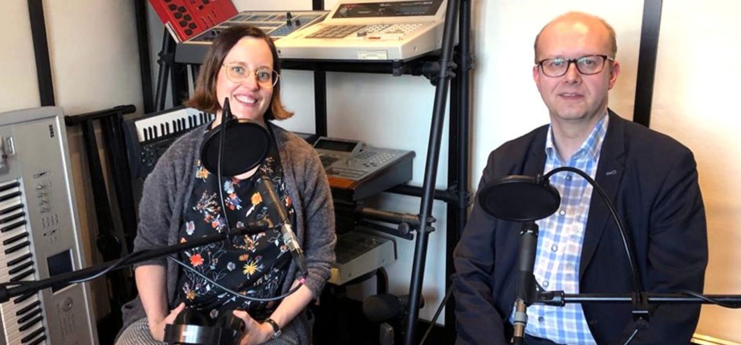 Kati Palsanen ja Esa Iivonen studiossa