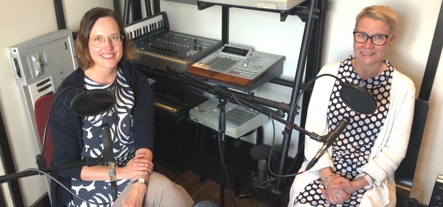 Kati Palsanen ja Me-säätiön Ulla Nord studiossa
